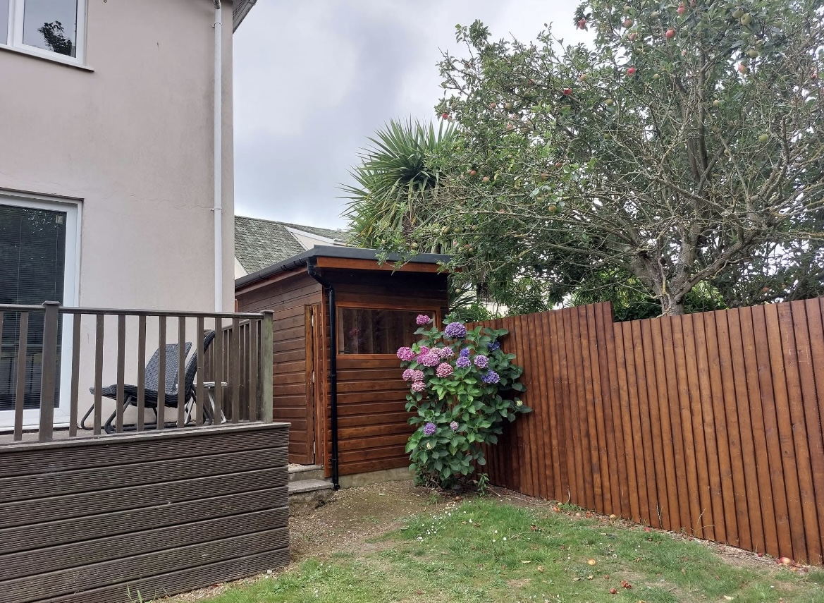 Boundary & Outbuilding